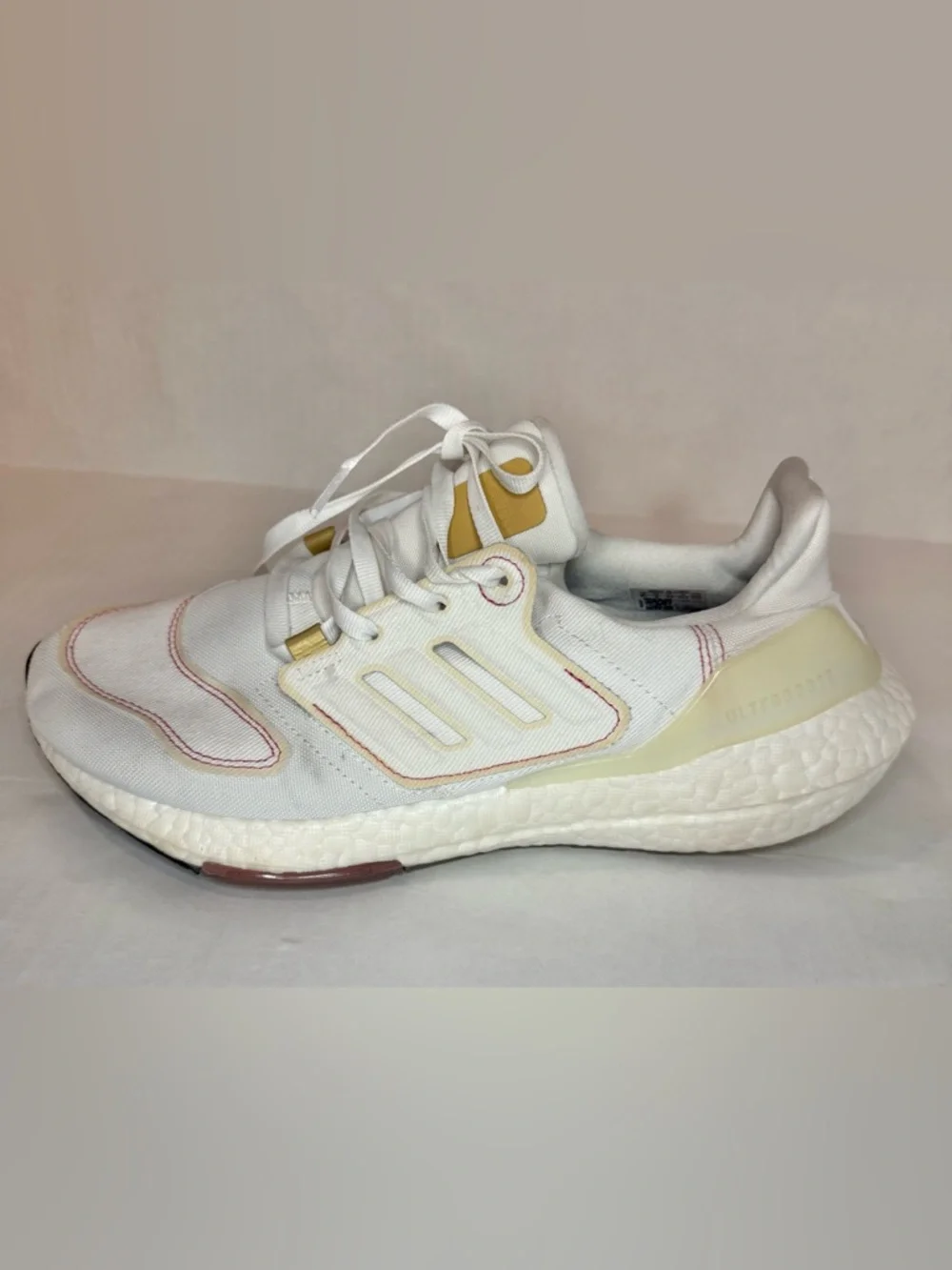 Adidas Women's Ultraboost 22 Running Shoes White/Pink Size 9.5